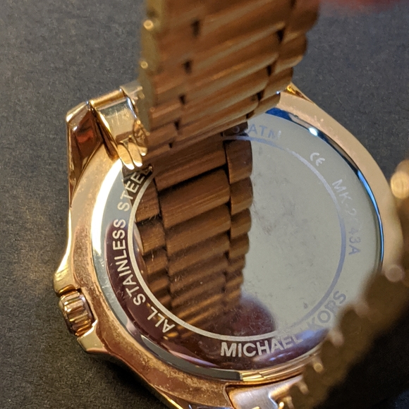 Michael Kors Watch & Bracelet Set - Picture 14 of 16